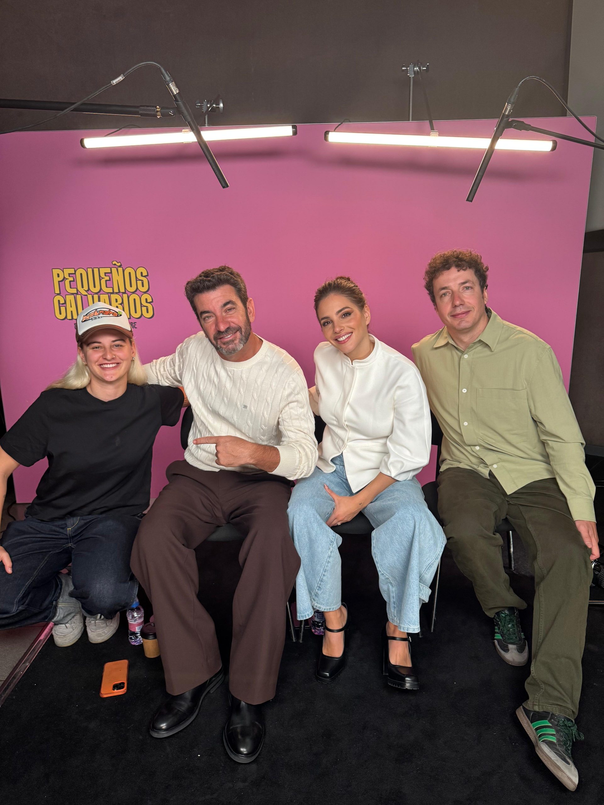 Andrea Duro, Arturo Valls y Vito Sanz: el humor cotidiano de Pequeños Calvarios